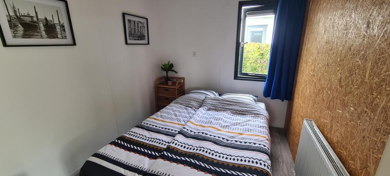 Dronrijp Gezellige Chalet Met Grote Privetuin. מראה חיצוני תמונה