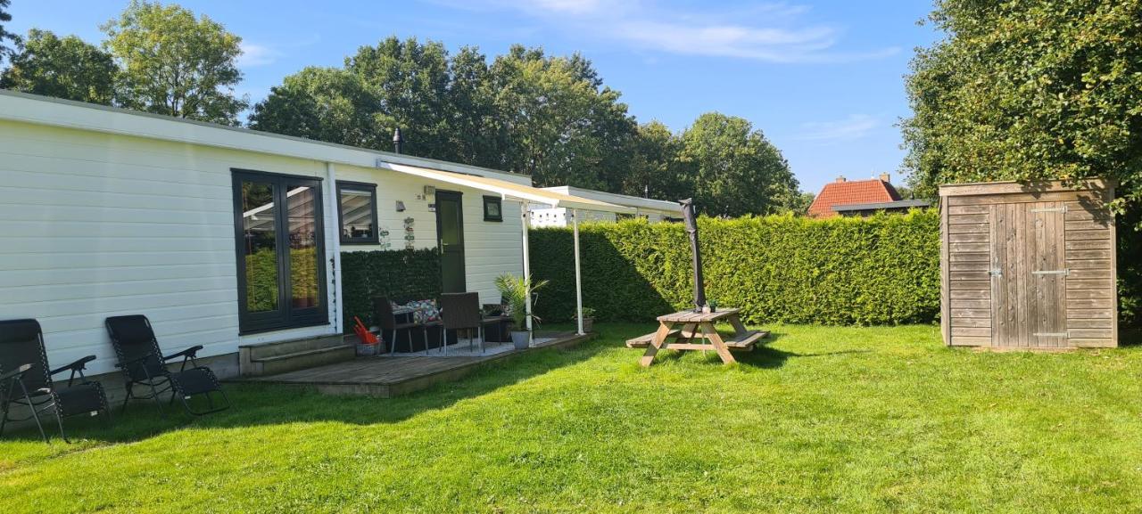 Dronrijp Gezellige Chalet Met Grote Privetuin. מראה חיצוני תמונה